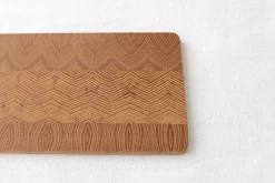 Planche de présentation Bérard en bois de robinier 34,5x16x1,3cm