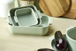 Plat four carré Peugeot Appolia en céramique vert sauge