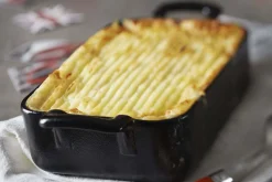 Plat rectangulaire Revol Belle Cuisine 34x25cm en porcelaine noire effet fonte