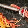 Éplucheur à julienne Rosle manche en inox 10cm