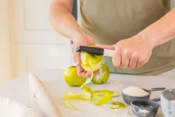 Éplucheur Kitchen Aid Euro lame dentée double tranchant en acier inoxydable