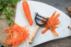 Éplucheur Opinel T-Duo bleu double lames microdentée et julienne manche en hêtre