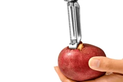 Éplucheur à peaux fines OXO Steel en inox avec manche bi-matière