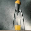 Presse-agrumes Alessi Juicy Salif en fonte d'aluminium design par Philippe Starck