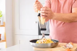 Râpe à fromage Kitchen Aid en acier inoxydable blanc porcelaine