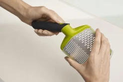 Râpe Joseph Joseph Twist Grater double lames grains épais / grains fins vert