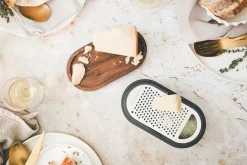 Râpe Microplane 3-en-1 noire avec boîte de conservation et double couvercle