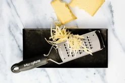 Râpe Microplane Gourmet grains larges manche noir