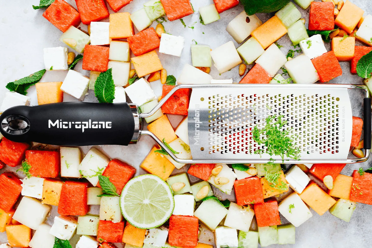Râpe Microplane Gourmet grains fins manche noir