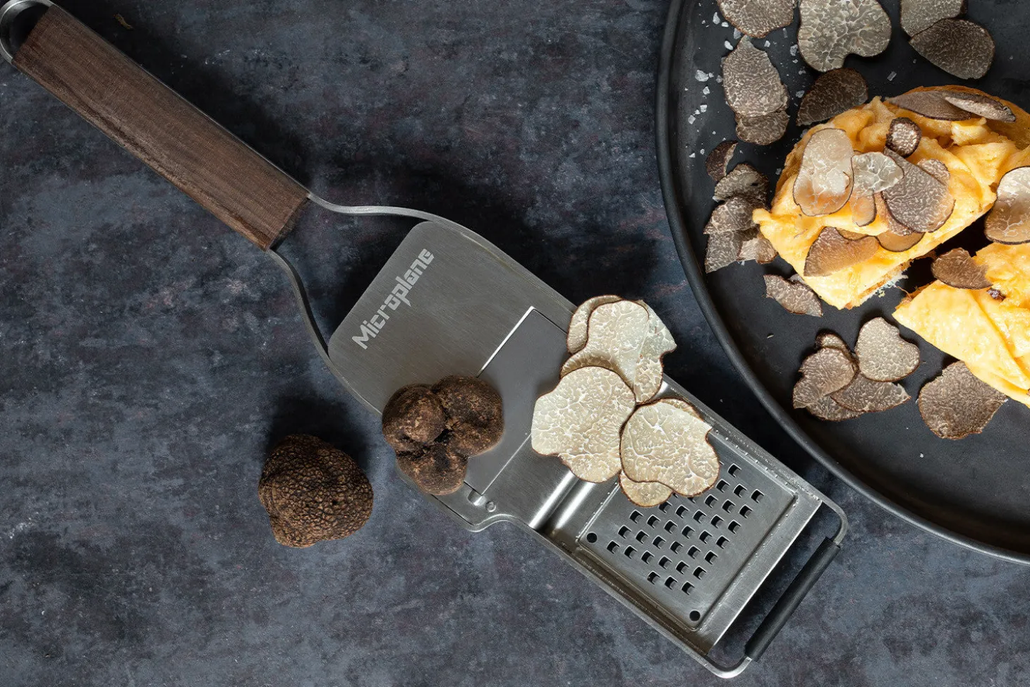 Râpe à truffe 2-en-1 Microplane Master manche en noyer