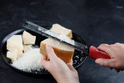 Râpe-zesteur Microplane Premium Classic Rouge Grenade - 20,3cm