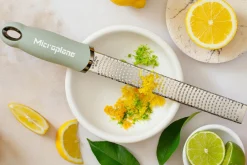 Râpe-zesteur Microplane Premium Classic Vert Sauge - 20,3cm