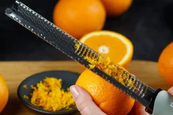 Râpe-zesteur Microplane Premium Classic Vert Sauge - 20,3cm