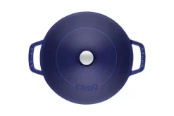 Sauteuse Staub Chistera en fonte émaillée bleu intense