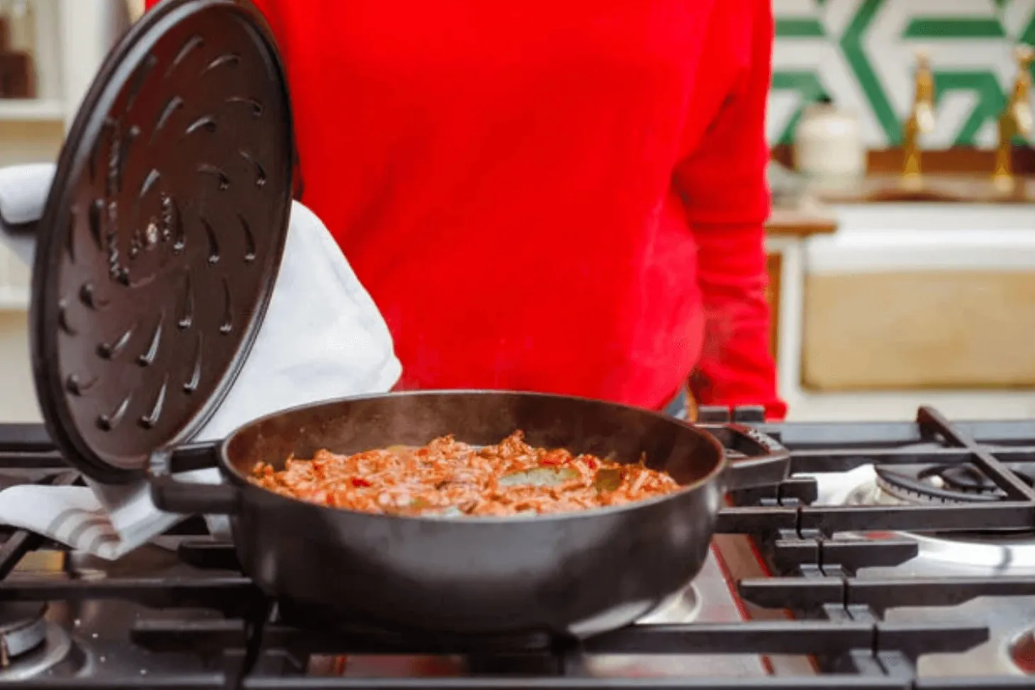 Sauteuse Staub Chistera en fonte émaillée noir mat