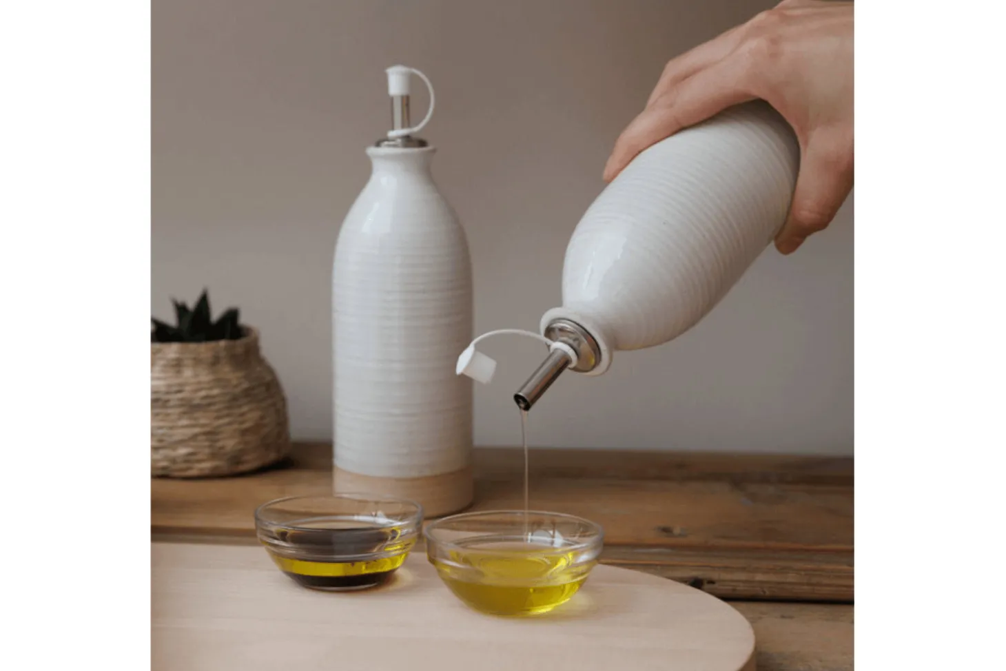 Set de 2 bouteilles à huile et vinaigre KitchenCraft Idilica en grès crème 450ml
