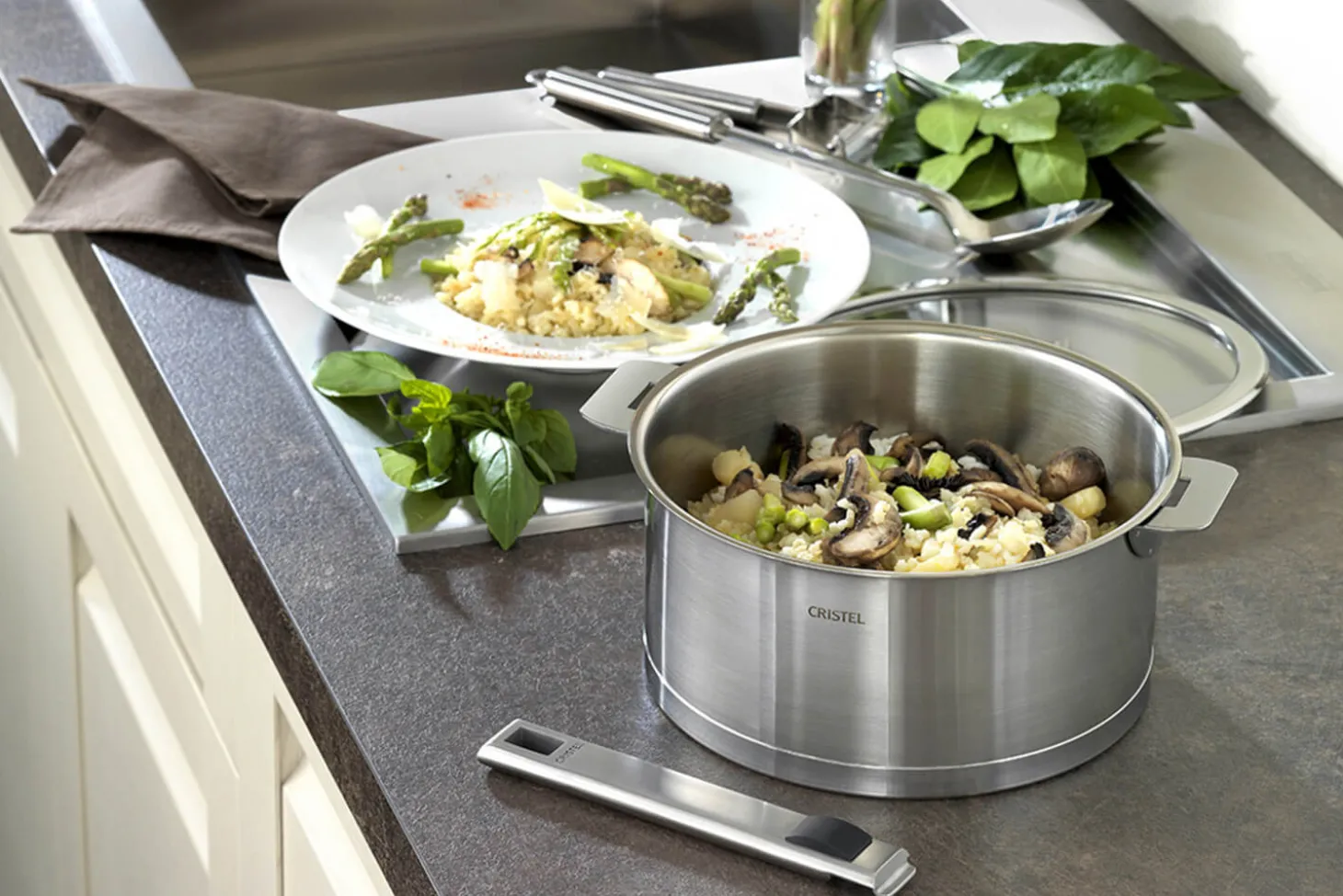 Set de 3 casseroles Cristel Strate Amovible en acier inox 18/10 + 1 poignée Strate inox