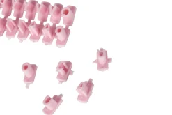 Set de 73 emporte-pièces KitchenCraft chiffres et lettres en polymère rose