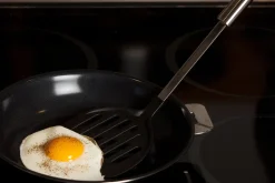 Spatule ajourée Cristel POC en acier inoxydable et nylon
