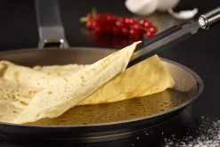 Spatule à crêpes Rösle en silicone noir et acier inoxydable
