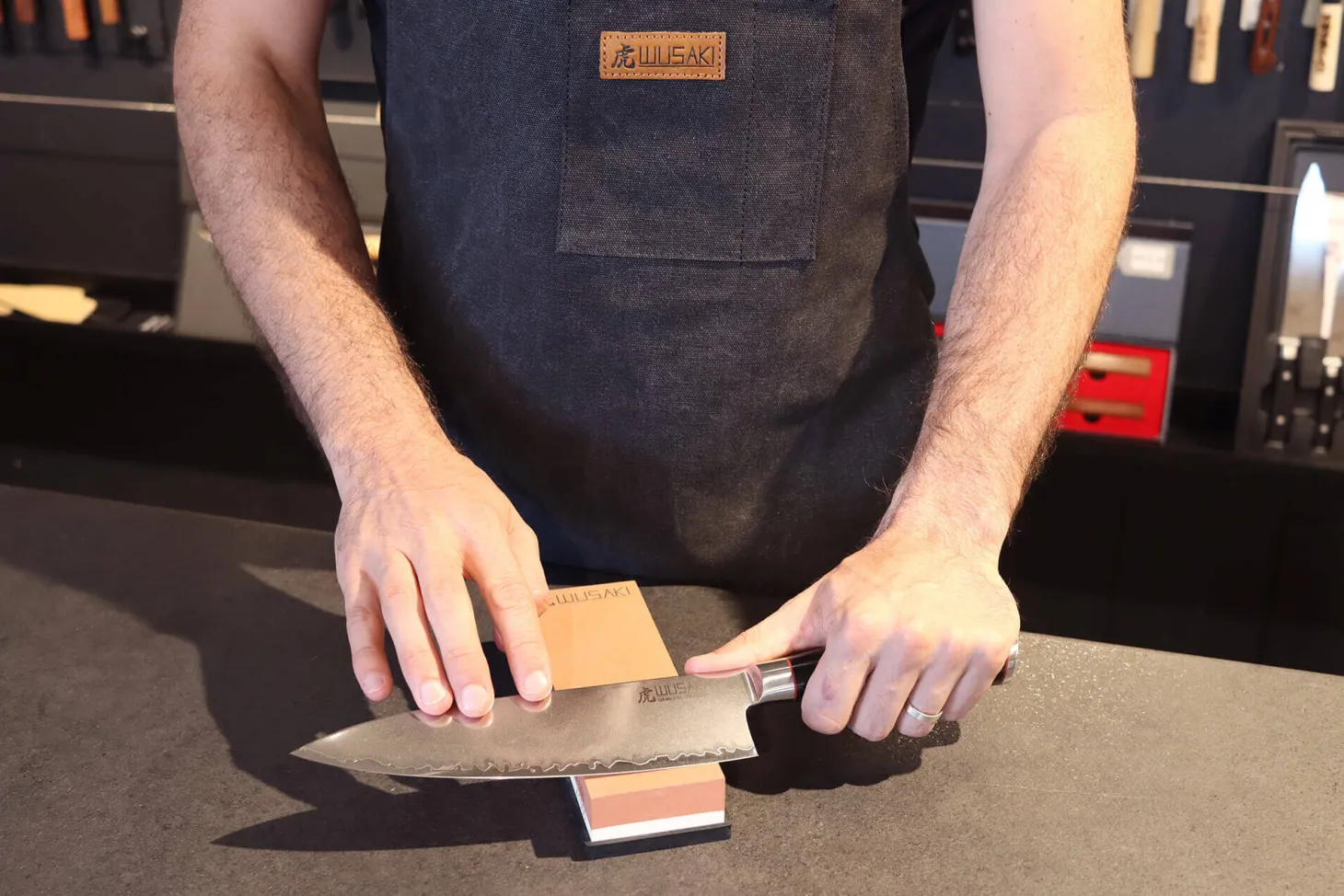 Tablier de cuisine Wusaki en toile noire charbon et cuir 83x67,5cm - Taille unique