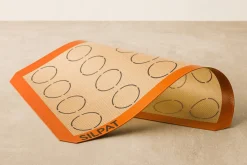 Toile de cuisson spéciale macarons Silpat en silicone et toile de verre 42x29,5cm
