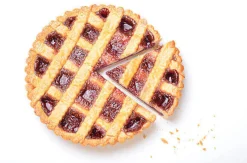Tourtière ronde cannelée perforée Gobel fer blanc fond fixe
