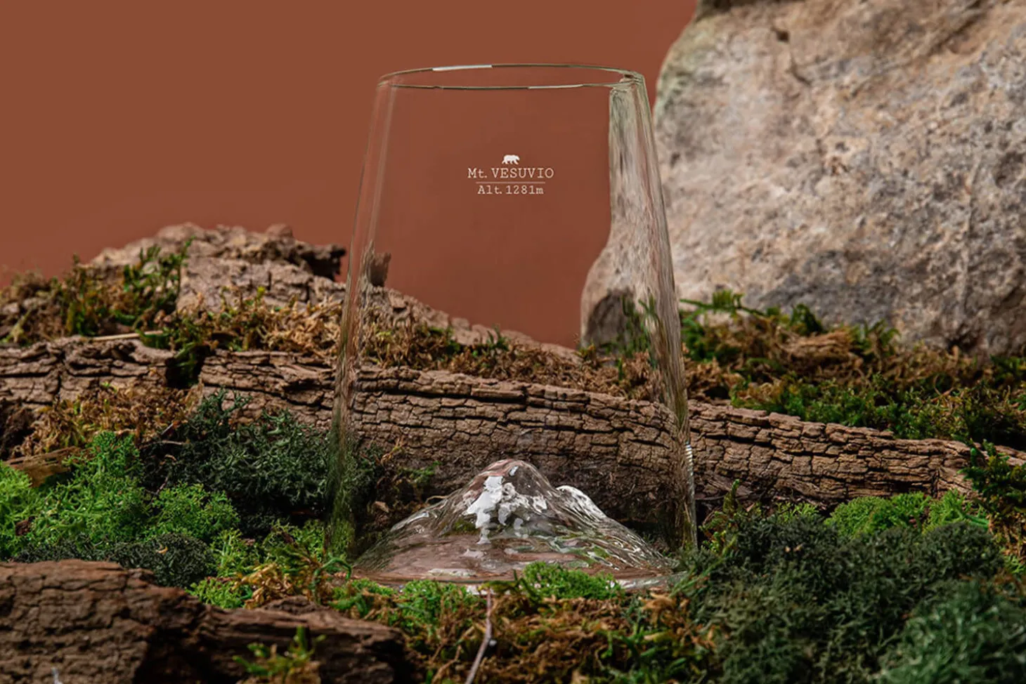 Verre à spiritueux long Alaskan Maker Topographic Vésuve en verre cristallin