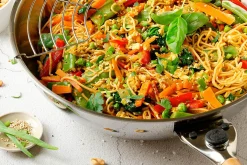 Wok Mastrad O'Wok Gourmet en acier inoxydable avec poignée amovible et grille